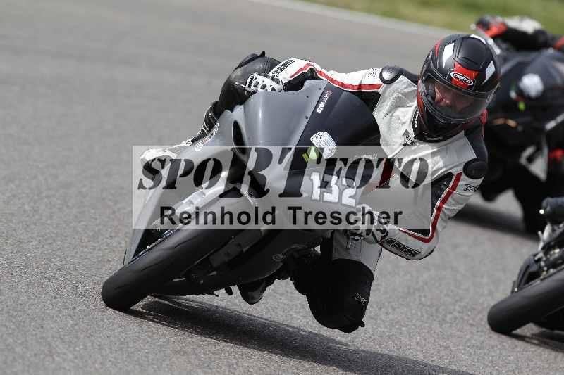 /Archiv-2023/06 10.04.2023 Moto Club Anneau du Rhin/Blanc-Novice/132